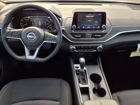 New 2026 Nissan Altima 2.5 SV FWD image 11