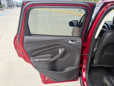 Used 2013 Ford Escape Titanium w/ Parking Technology Pkg AWD/4WD image 21