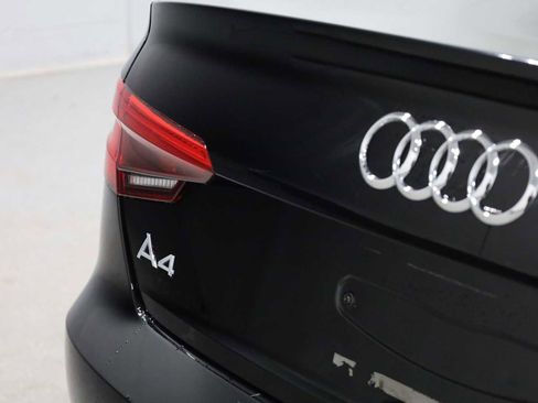 Used 2017 Audi A4 2.0T Premium image 8