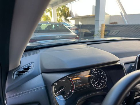 Used 2025 Nissan Rogue SV image 35