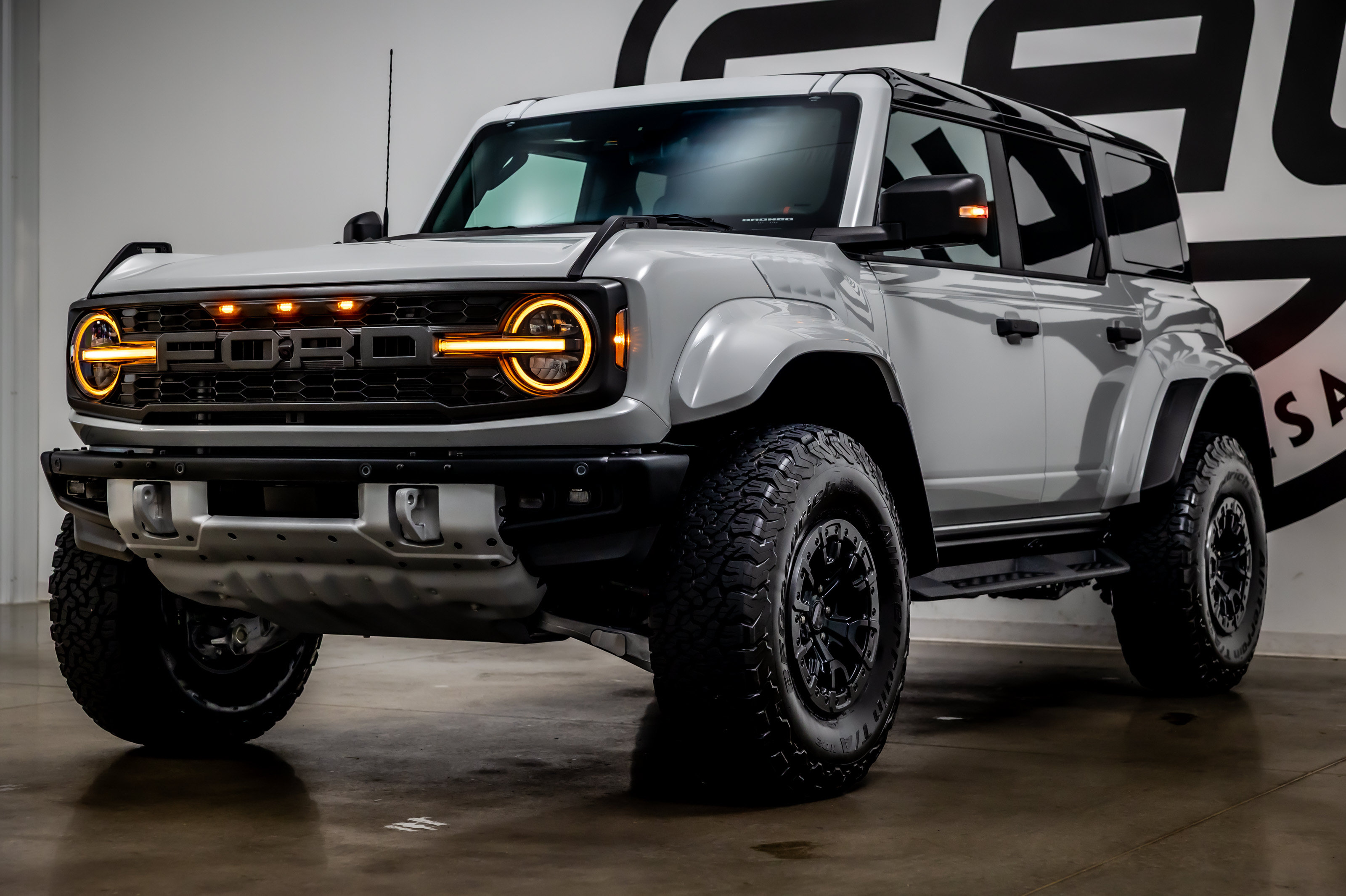 Used 2026 Ford Bronco Raptor w/ Interior Carbon Fiber Pack AWD/4WD image 30
