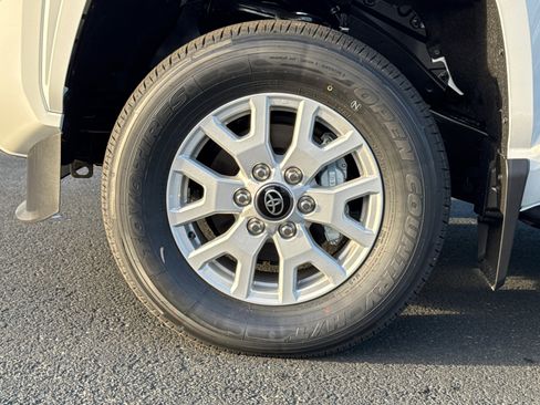 Certified 2025 Toyota Tacoma SR5 image 6