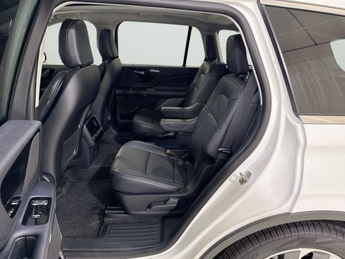 New 2026 Lincoln Aviator 2WD image 25