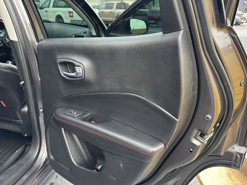 Used 2019 Jeep Compass Trailhawk image 13