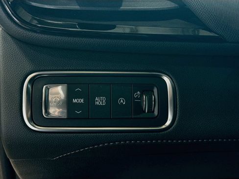 Used 2025 Buick Enclave Preferred FWD image 10