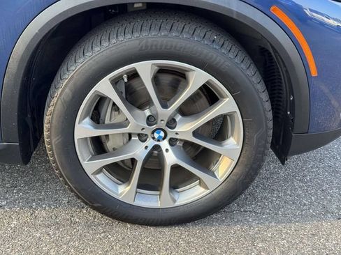 Used 2020 BMW X5 xDrive50i w/ Premium Package AWD/4WD image 9
