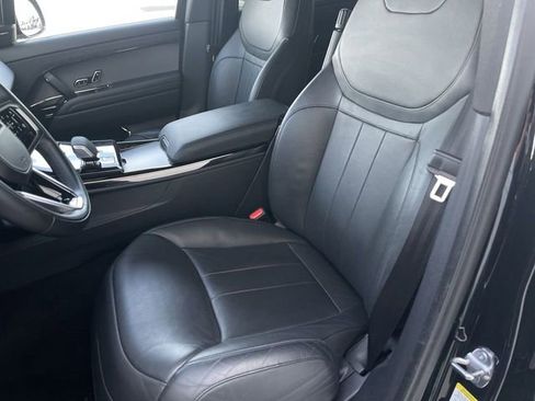Used 2025 Land Rover Range Rover Sport SE AWD/4WD image 11