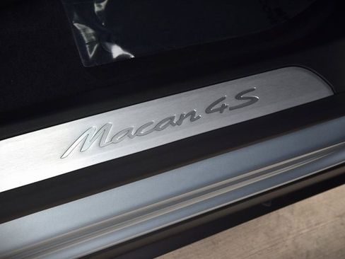 Certified 2025 Porsche Macan 4S Electric image 36