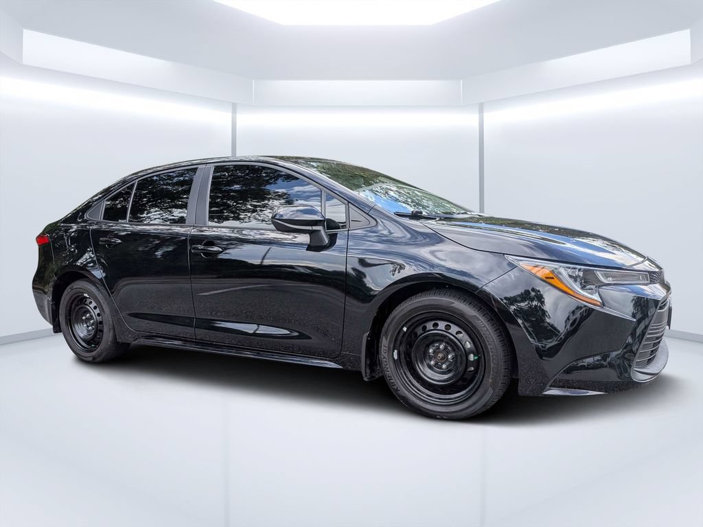 Used 2025 Toyota Corolla LE FWD image 1