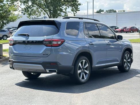 Used 2024 Honda Pilot Elite image 13