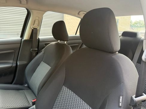 Used 2021 Nissan Versa S FWD image 18