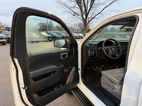 Used 2016 Chevrolet Silverado 2500 W/T w/ Snow Plow Prep Package image 10