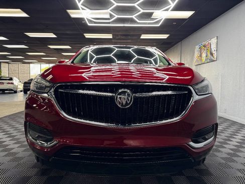 Used 2021 Buick Enclave Essence image 3