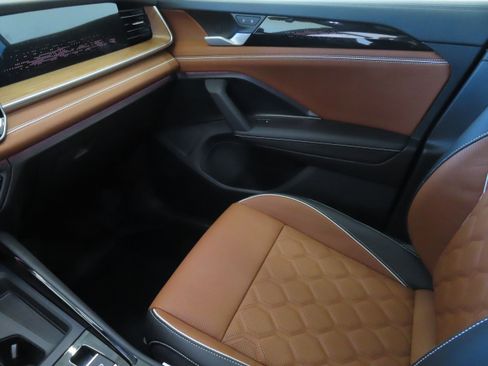 New 2026 Volkswagen Tiguan SEL R-Line image 21