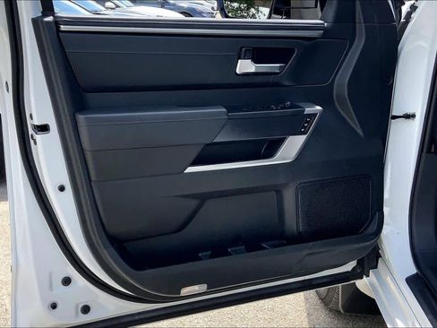 Used 2025 Toyota Tundra Platinum AWD/4WD image 22