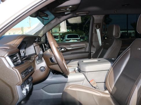 Used 2022 GMC Yukon XL Denali AWD/4WD image 30