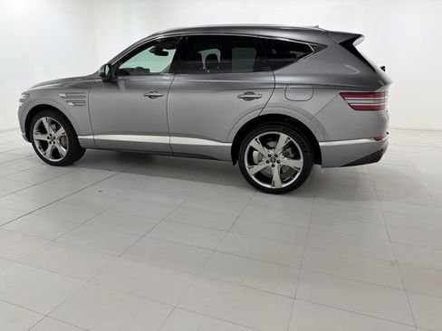 Used 2022 Genesis GV80 2.5T w/ Prestige Package 04 AWD/4WD image 2