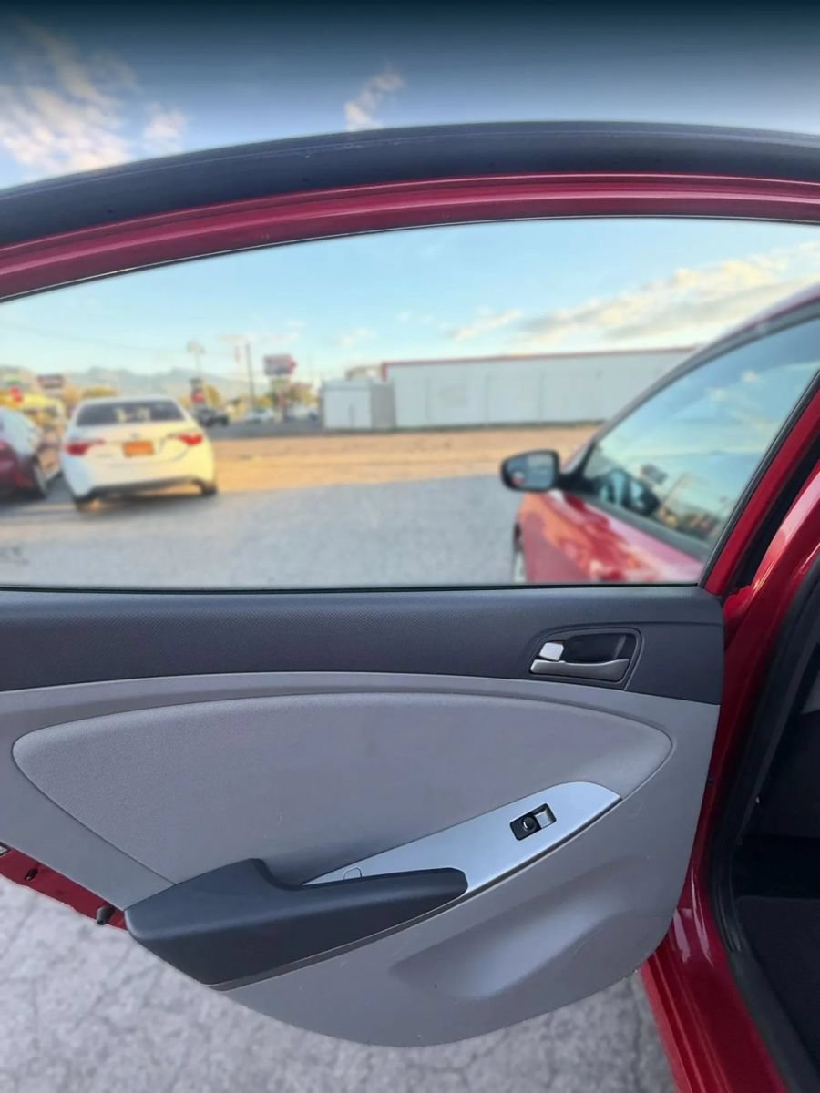 Used 2017 Hyundai Accent SE FWD image 21