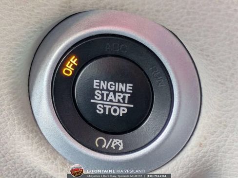 Used 2021 Chrysler Pacifica Limited AWD/4WD image 23