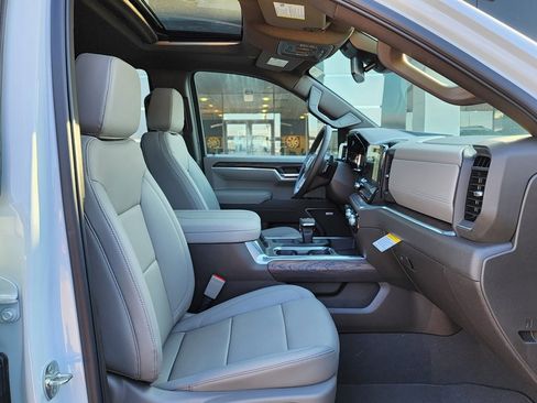 New 2026 GMC Sierra 1500 SLT w/ SLT Premium Plus Package image 39