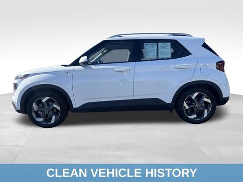 Used 2024 Hyundai Venue SEL image 3