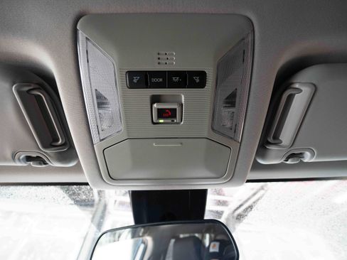 Used 2025 Toyota RAV4 XLE image 18