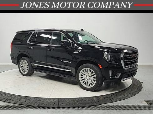 Used 2023 GMC Yukon SLT w/ SLT Premium Package AWD/4WD image 1