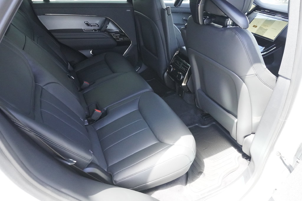 New 2026 Land Rover Range Rover Sport SE AWD/4WD image 26