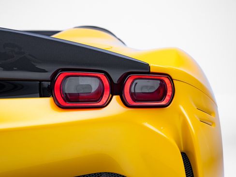 Used 2023 Ferrari SF90 Spider image 42
