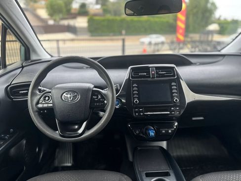 Used 2020 Toyota Prius LE AWD/4WD image 11