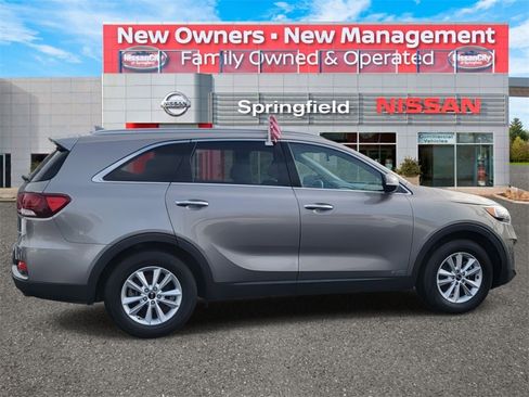 Used 2019 Kia Sorento LX w/ LX Convenience Package image 7