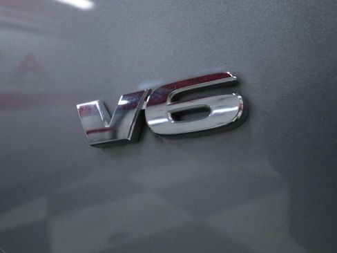 Used 2021 Toyota Tacoma Limited image 31