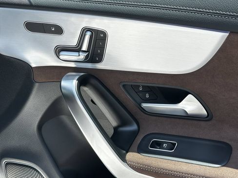 Certified 2025 Mercedes-Benz CLA 250 4MATIC image 17