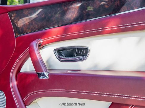 Used 2019 Bentley Bentayga image 52