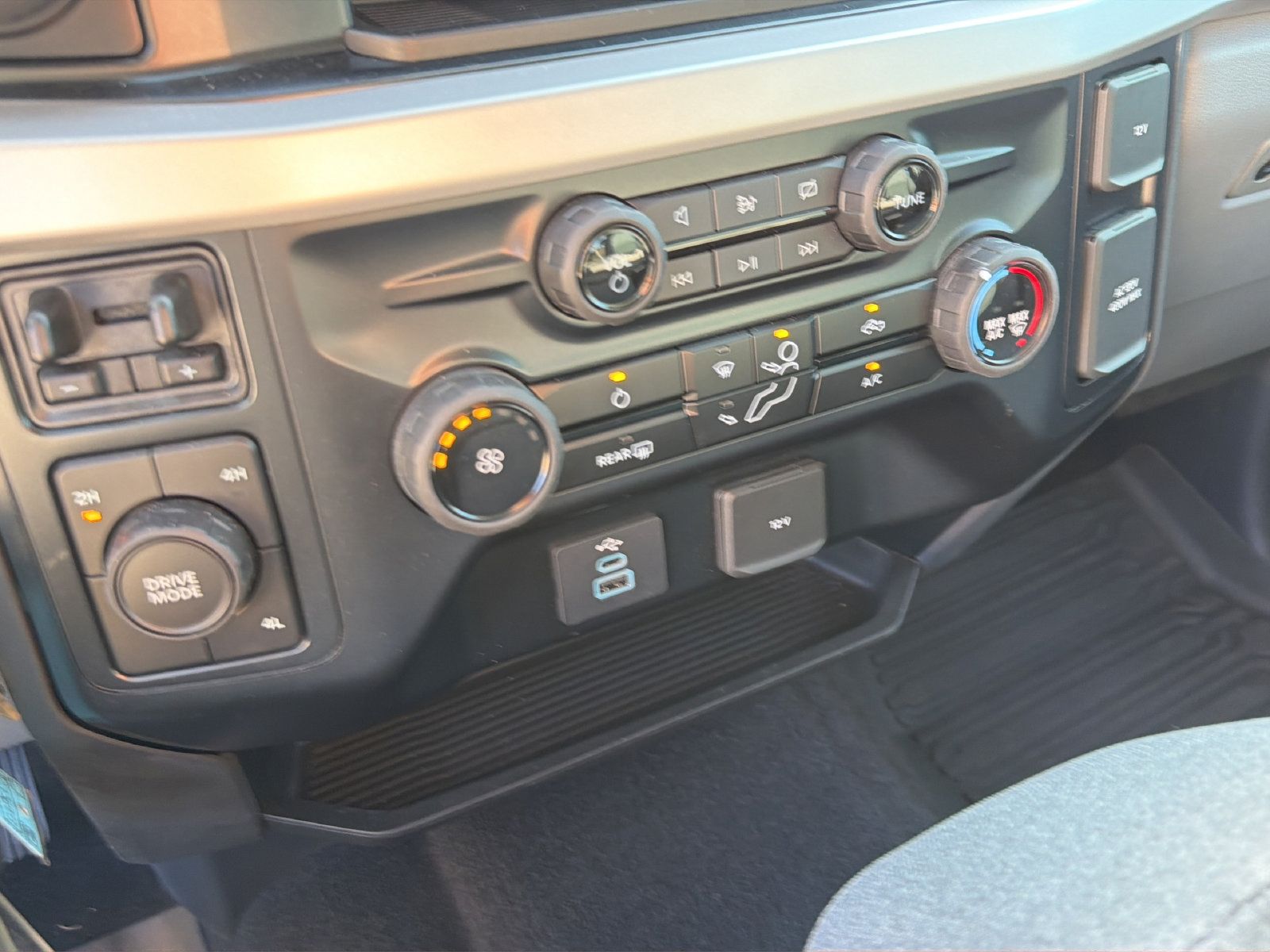 Used 2023 Ford F250 XLT w/ 360-Degree Camera Package AWD/4WD image 28