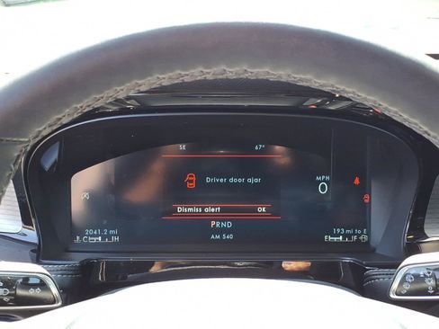 Used 2025 Lincoln Corsair AWD w/ Equipment Group 101A image 16