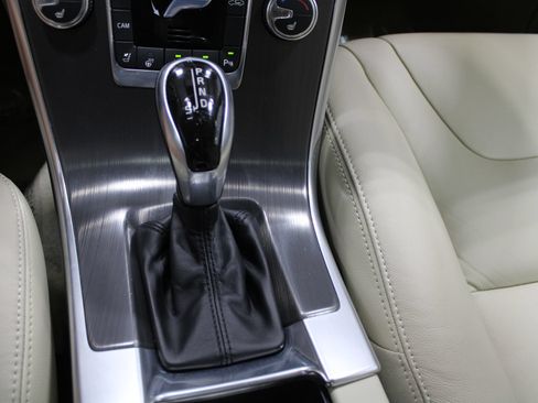 Used 2015 Volvo XC60 T6 Platinum AWD/4WD image 33