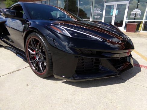 Used 2024 Chevrolet Corvette Z06 w/ Battery Protection Package RWD image 3