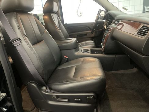 Used 2014 Chevrolet Tahoe LT AWD/4WD image 17