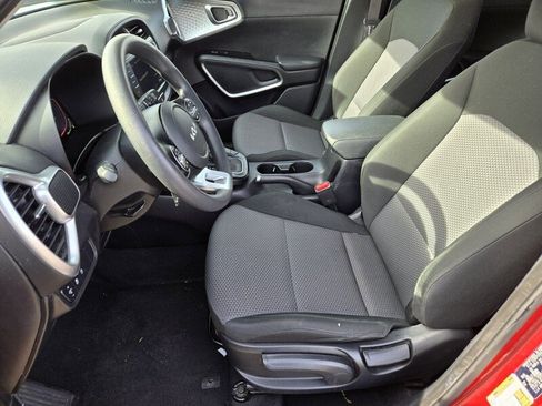 Certified 2024 Kia Soul LX w/ Option Group 015 image 11