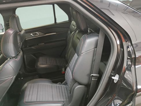 Used 2025 Ford Explorer ST-Line AWD/4WD image 21