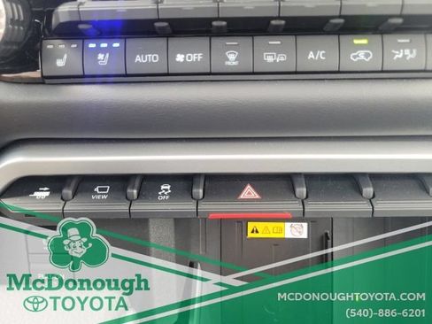 Used 2024 Toyota Sequoia Platinum AWD/4WD image 25