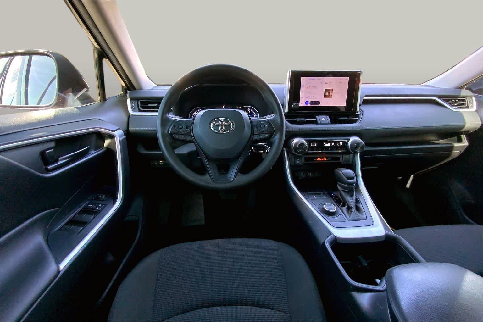 Used 2024 Toyota RAV4 LE AWD/4WD image 6