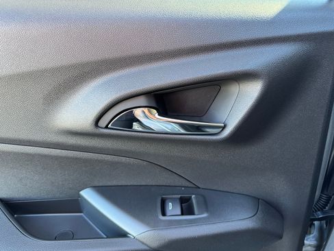New 2025 Chevrolet Trax LT w/ LT Convenience Package image 18