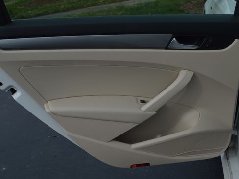 Used 2015 Volkswagen Passat 1.8T Limited Edition image 26