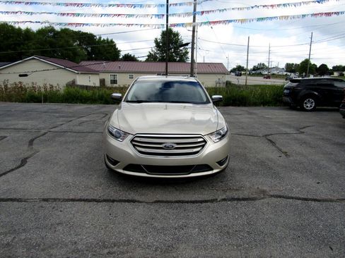 Used 2017 Ford Taurus Limited image 2