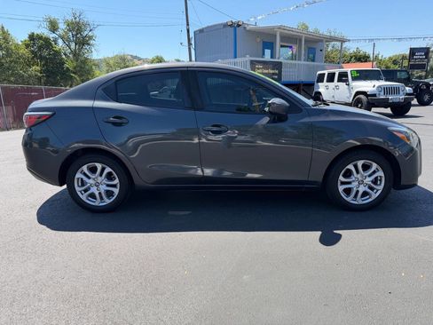 Used 2017 Toyota Yaris iA FWD image 21