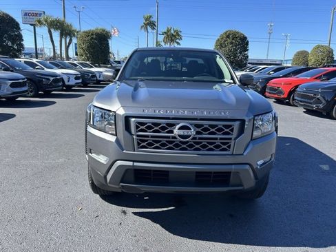 Used 2024 Nissan Frontier SV w/ SV Convenience Package image 2