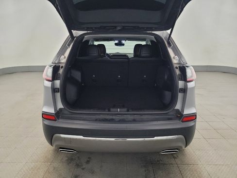 Used 2019 Jeep Cherokee Limited image 29