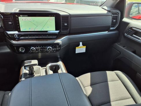 Used 2024 GMC Sierra 1500 Elevation image 13